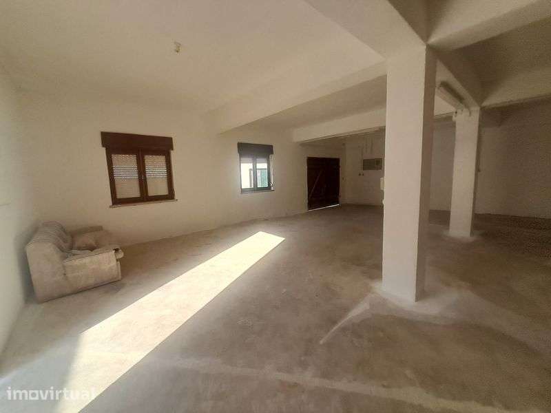 Moradia T3 com garagem e quintal - Grande imagem: 3/12