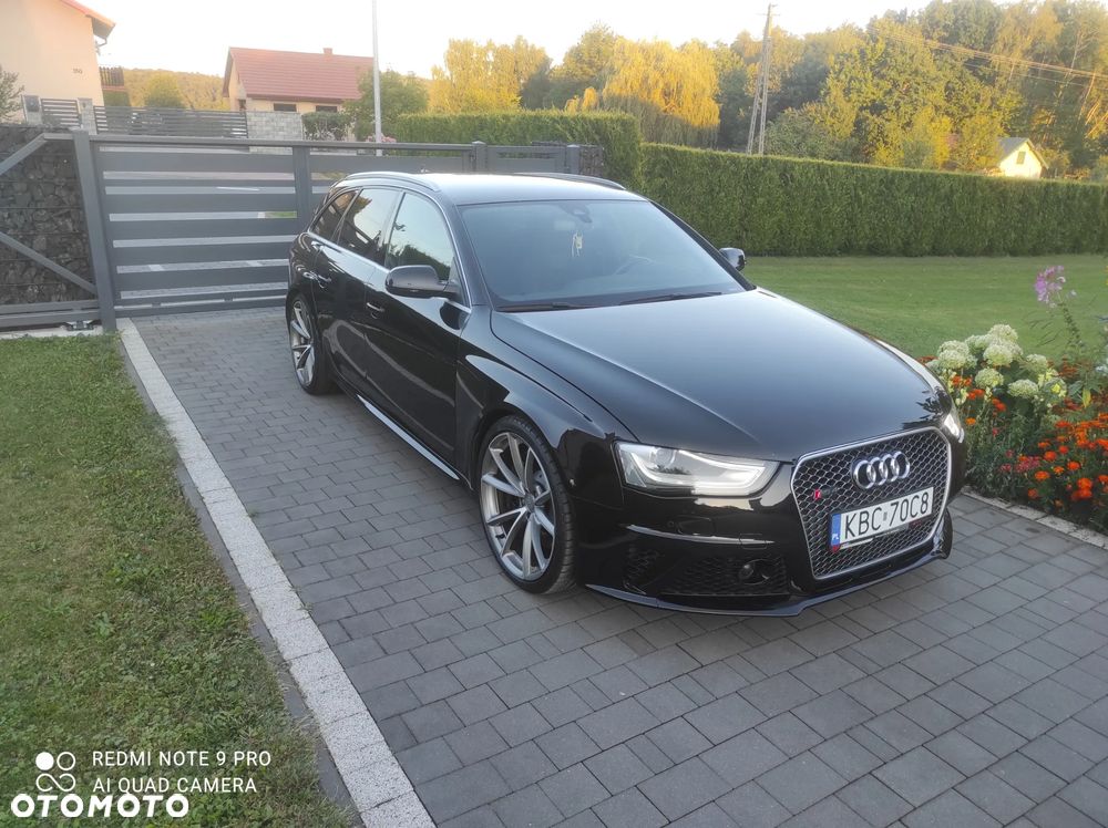 Audi RS4 Limousine - 1