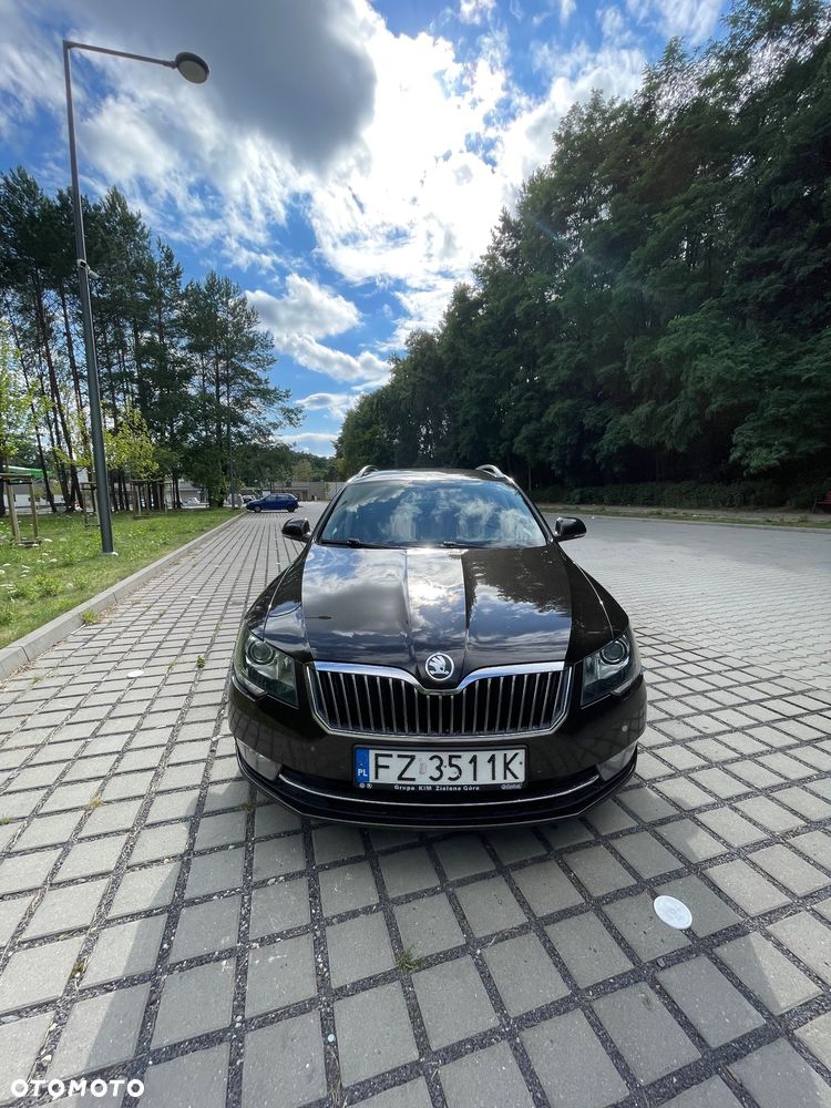Skoda Superb 2.0 TDI Ambition - 14