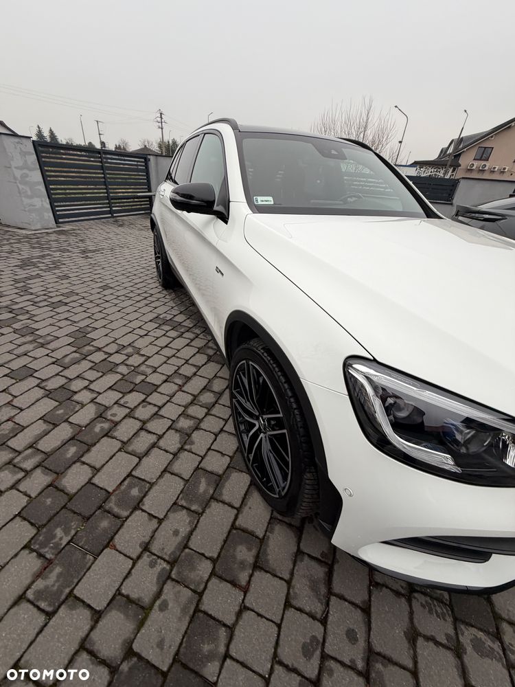 Mercedes-Benz GLC - 33