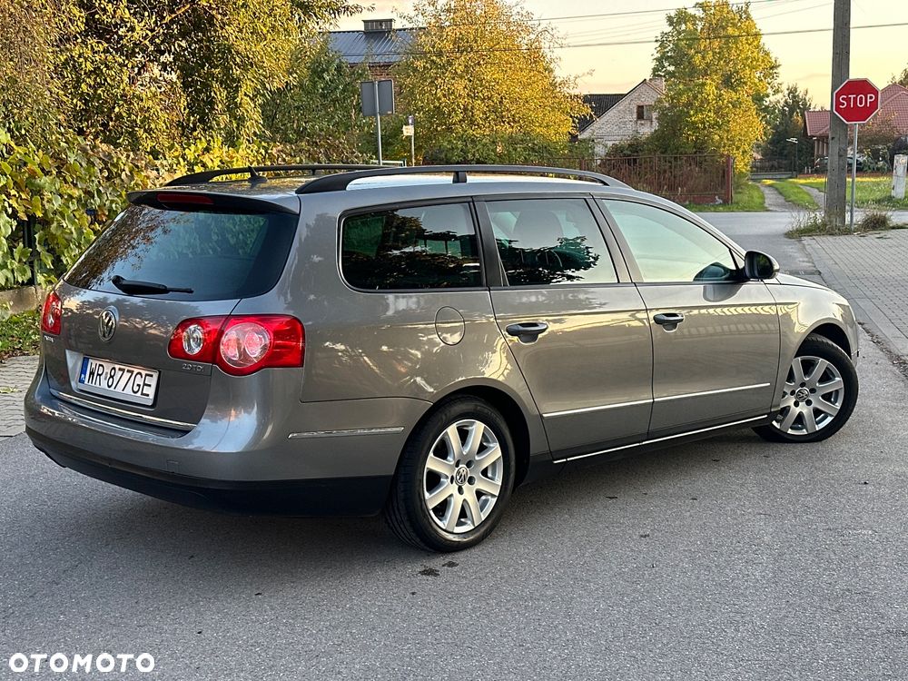 Volkswagen Passat 2.0 TDI DPF Sportline - 2