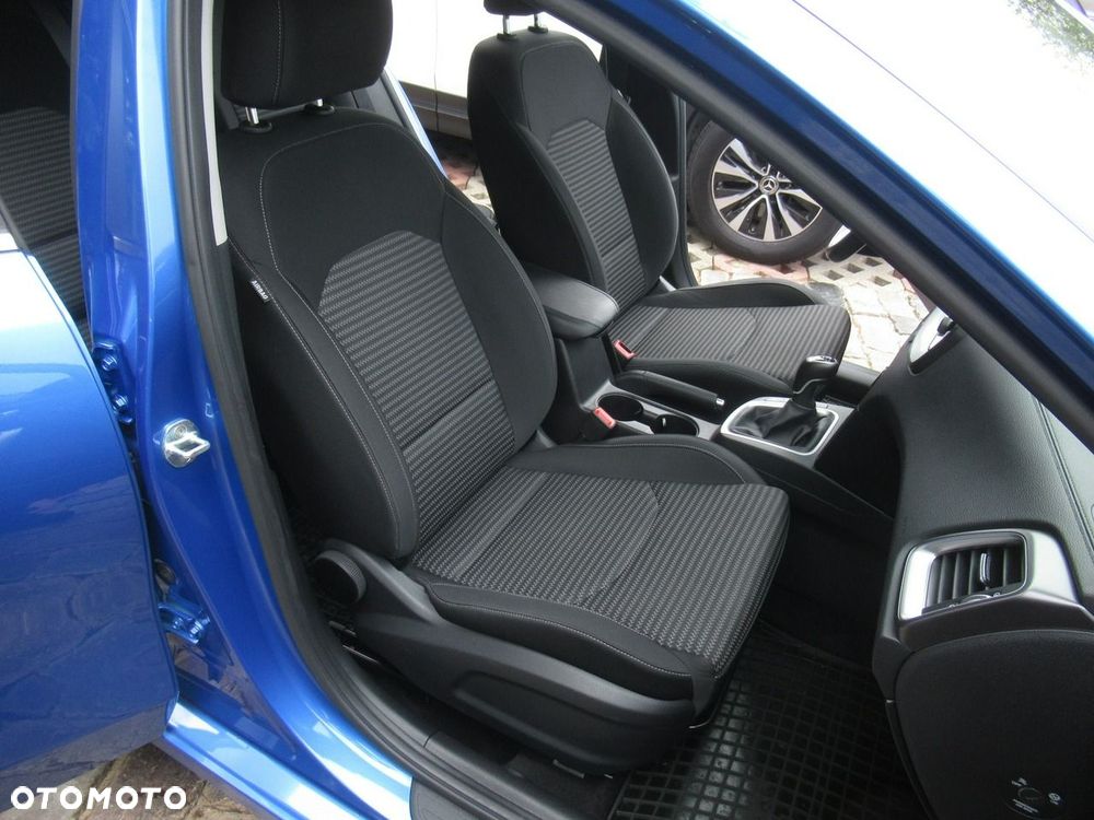 Kia Ceed 1.5 T-GDI M - 10