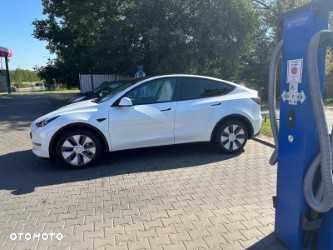 Tesla Model Y - 5