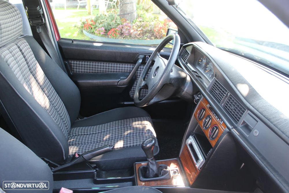 Mercedes-Benz W201 (1982-1993) 190 D 2.5 Turbo - 25