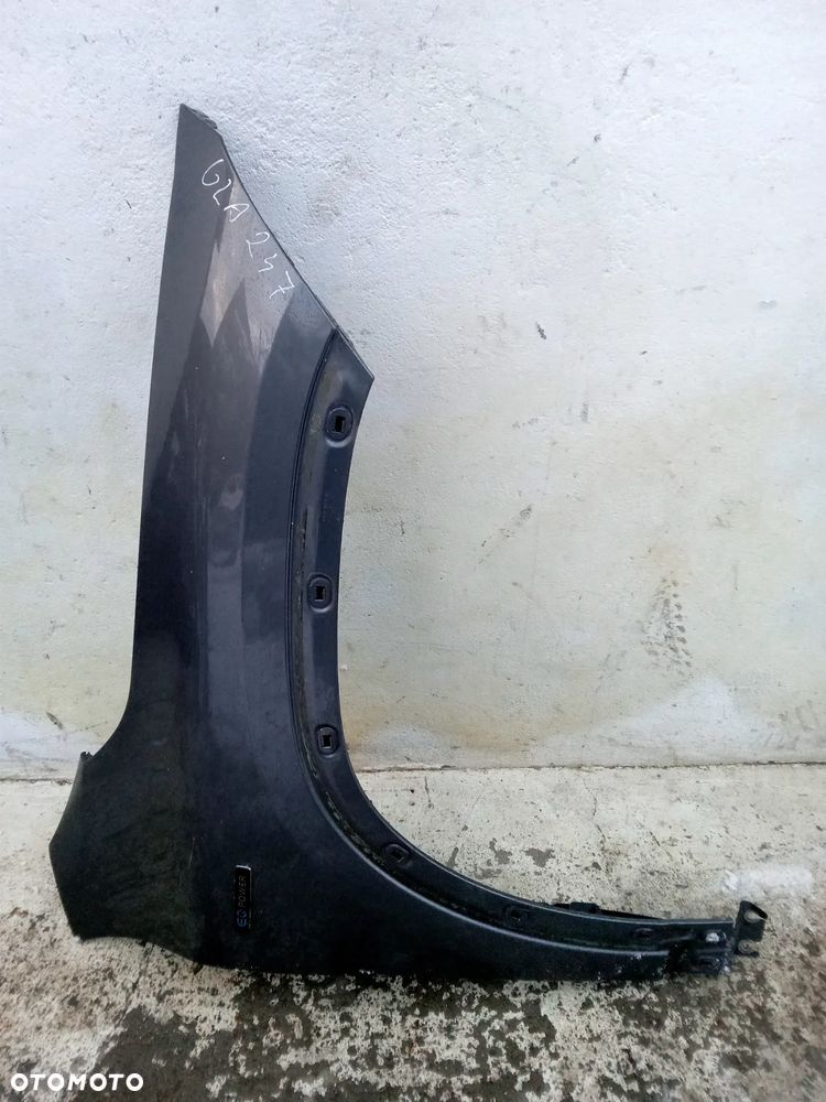 MERCEDES GLA H247 - BŁOTNIK PRZEDNI PRZÓD - 1