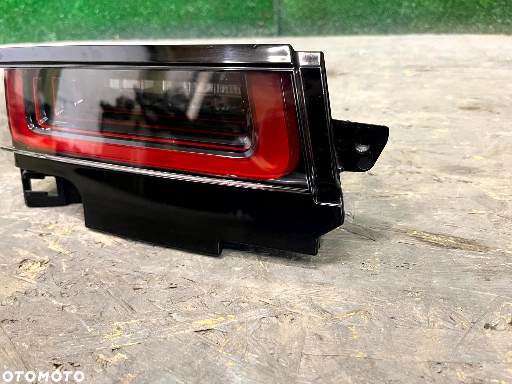 RANGE ROVER EVOQUE II L551 LAMPA LEWY TYŁ LEWA TYLNA W KLAPĘ K8D2-13A421-AC LEKKIE PĘKNIĘCIE - 3