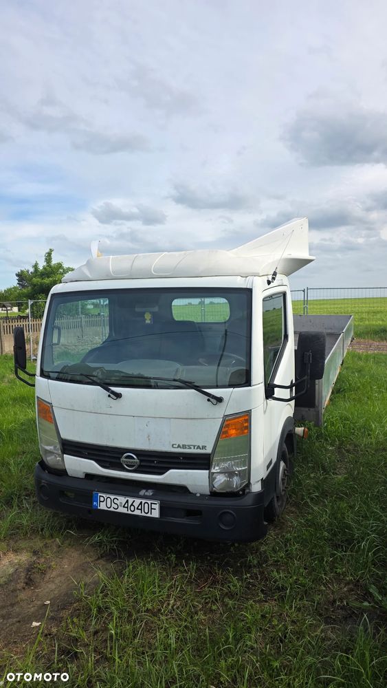 Nissan CABSTAR - 1