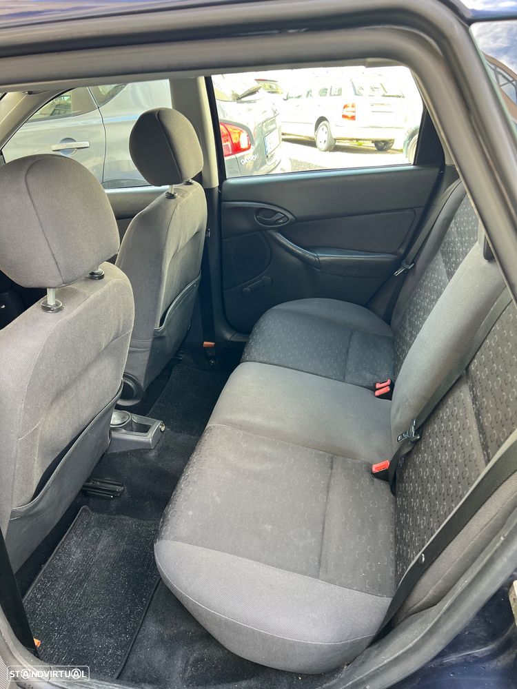 Ford Focus SW 1.4 Ambiente - 4