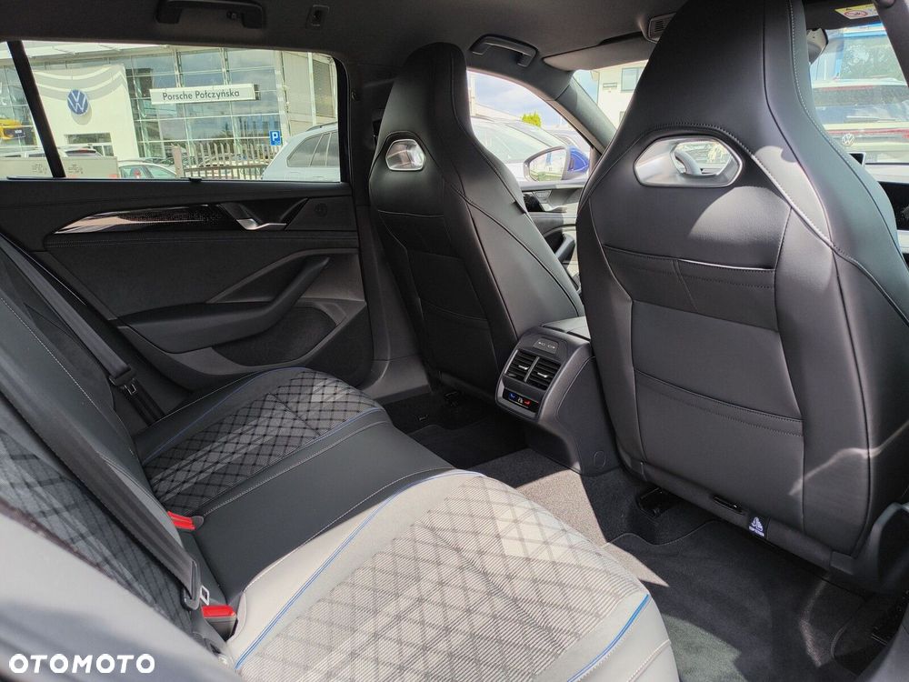 Volkswagen Passat - 25