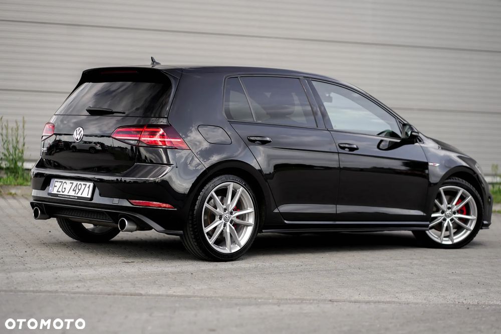 Volkswagen Golf - 5