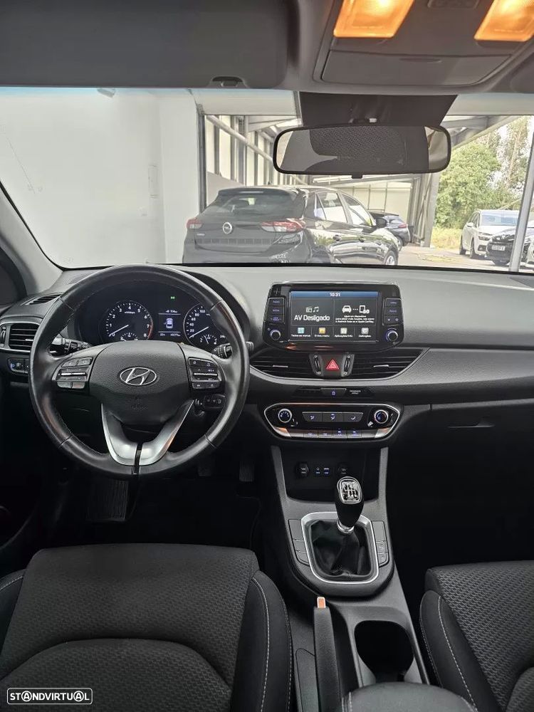 Hyundai i30 1.0 T-GDI Style — fotografia 32