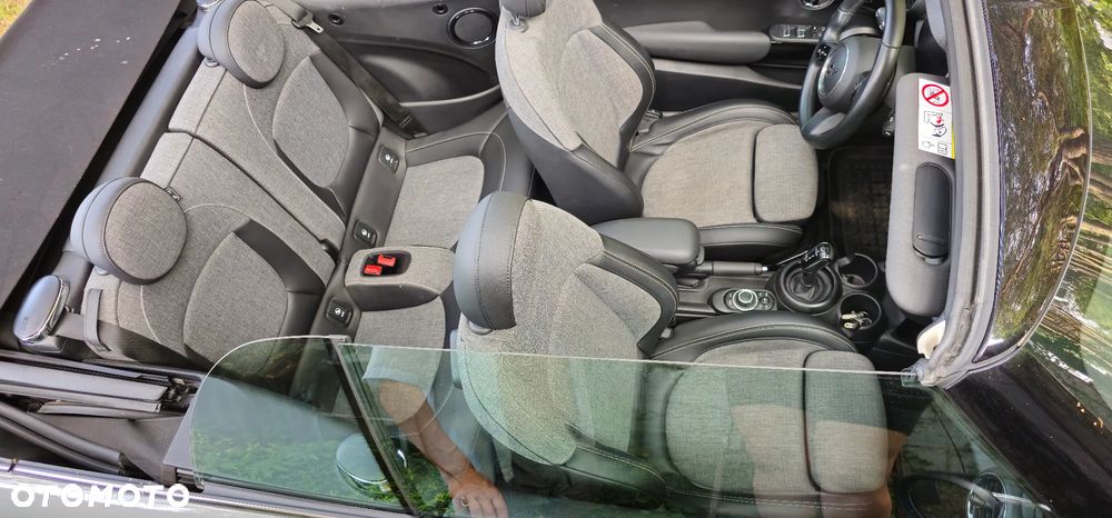 MINI Cooper Cabrio - 15