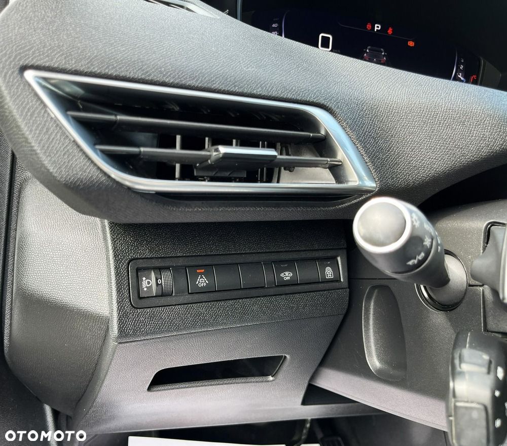 Peugeot 3008 1.2 PureTech Allure Pack S&S EAT8 - 37