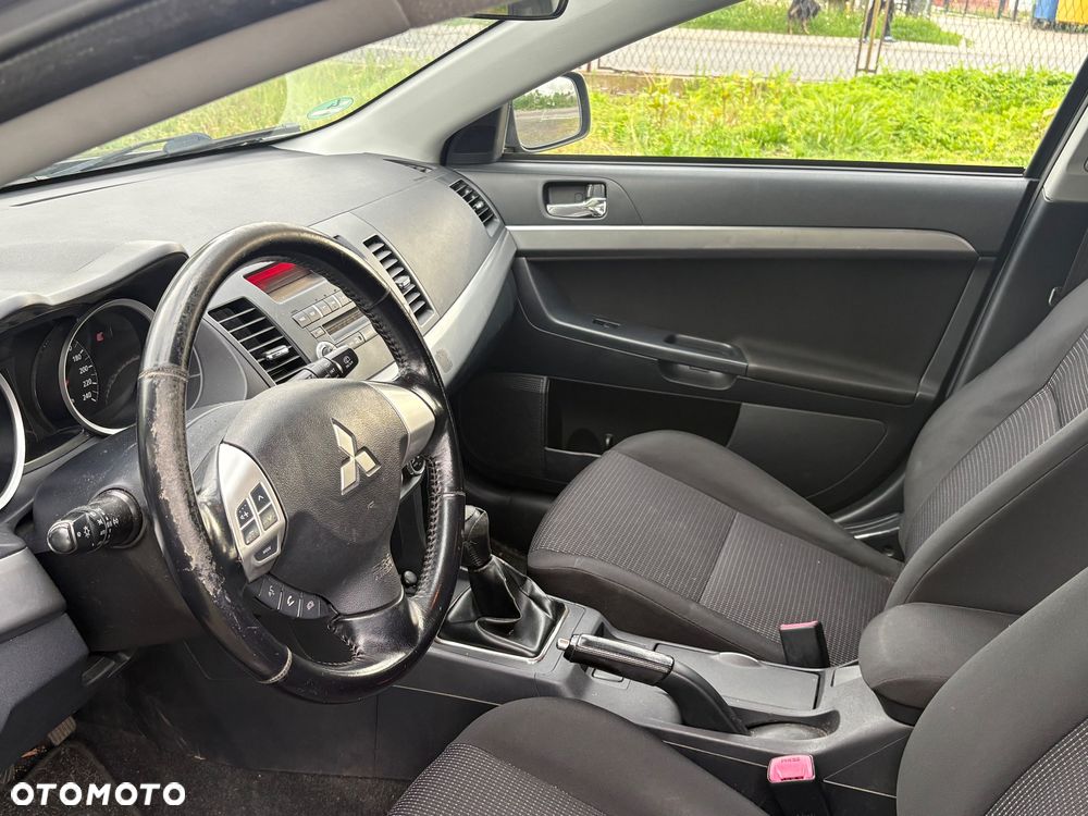 Mitsubishi Lancer 1.6 Invite - 5