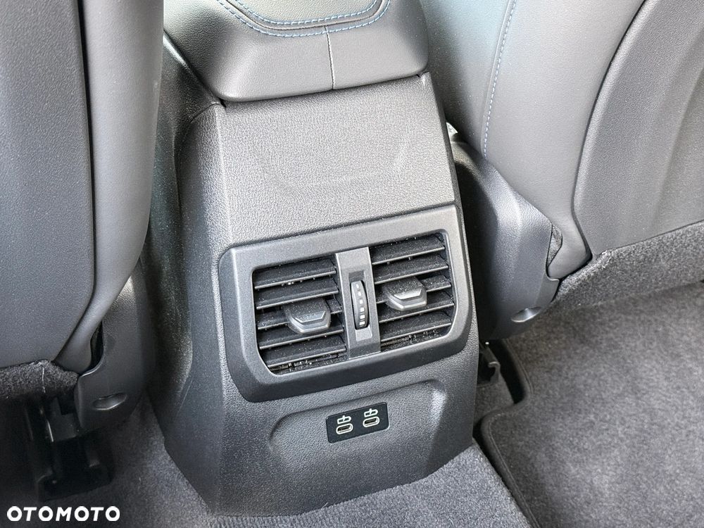BMW Seria 1 120d - 32