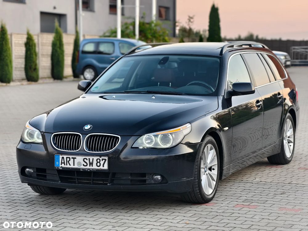 BMW Seria 5 525i Touring - 1
