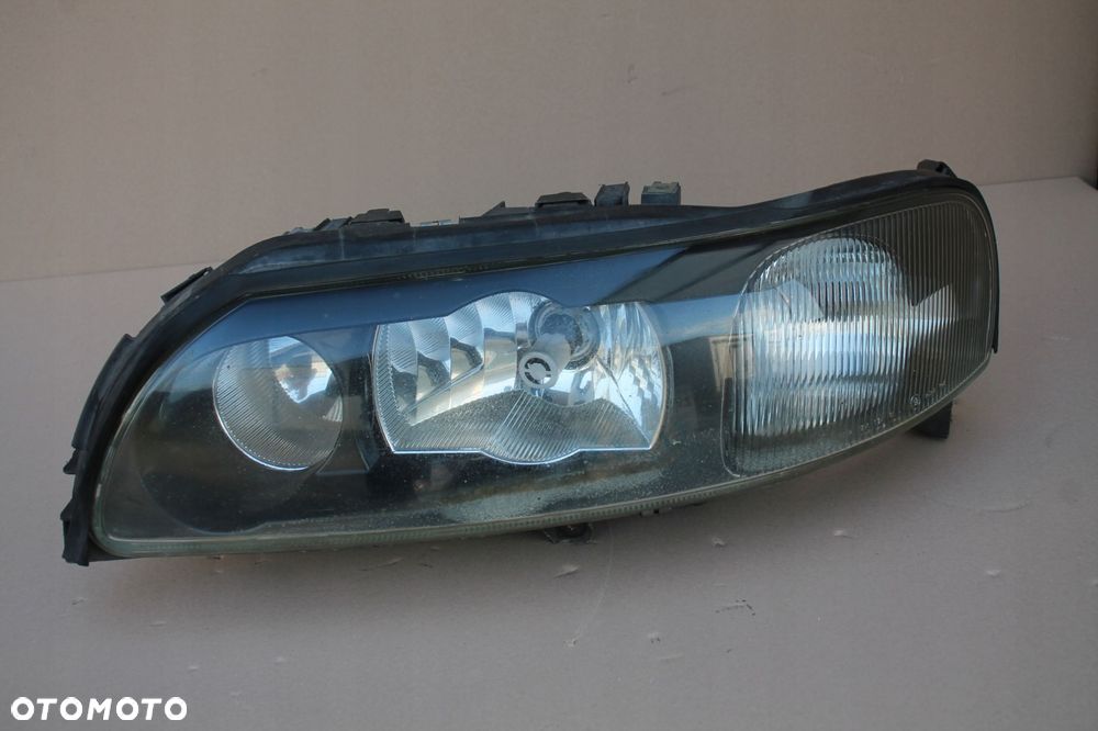 volvo v70 s60 xc70 lewy reflektor lewy xenon 30655905 europa - 1