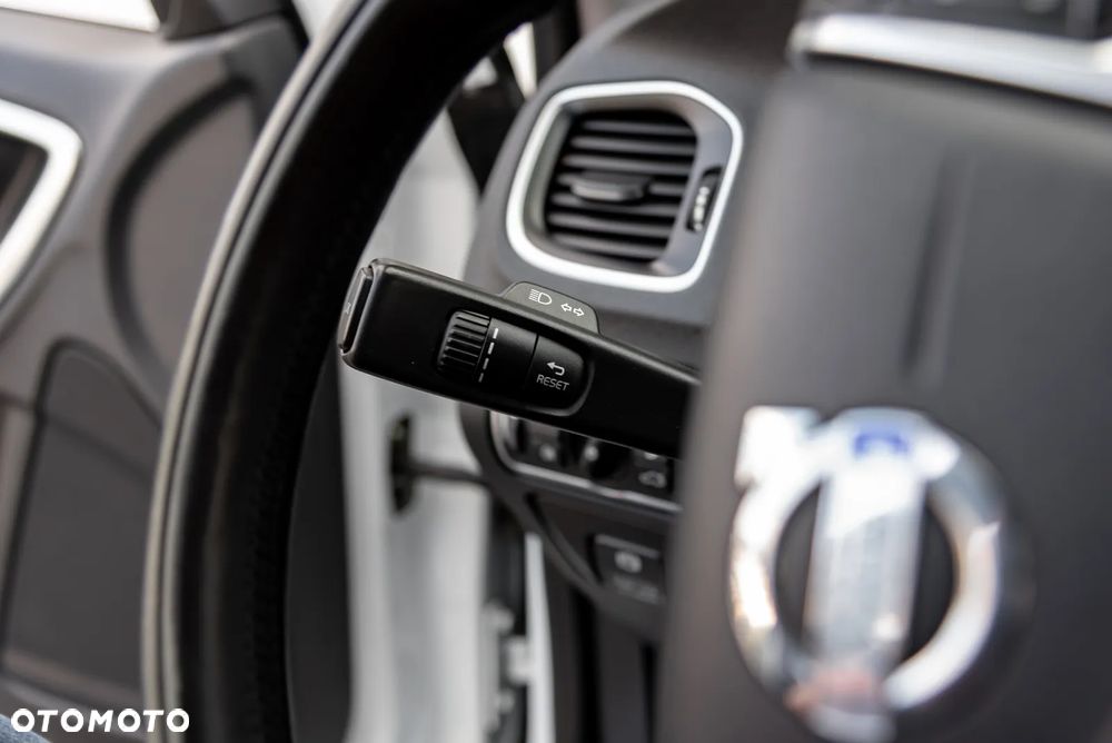 Volvo V60 D4 AWD R-Design Summum - 21