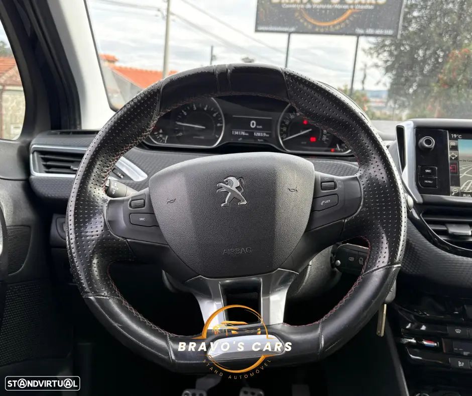 Peugeot 208 - 17