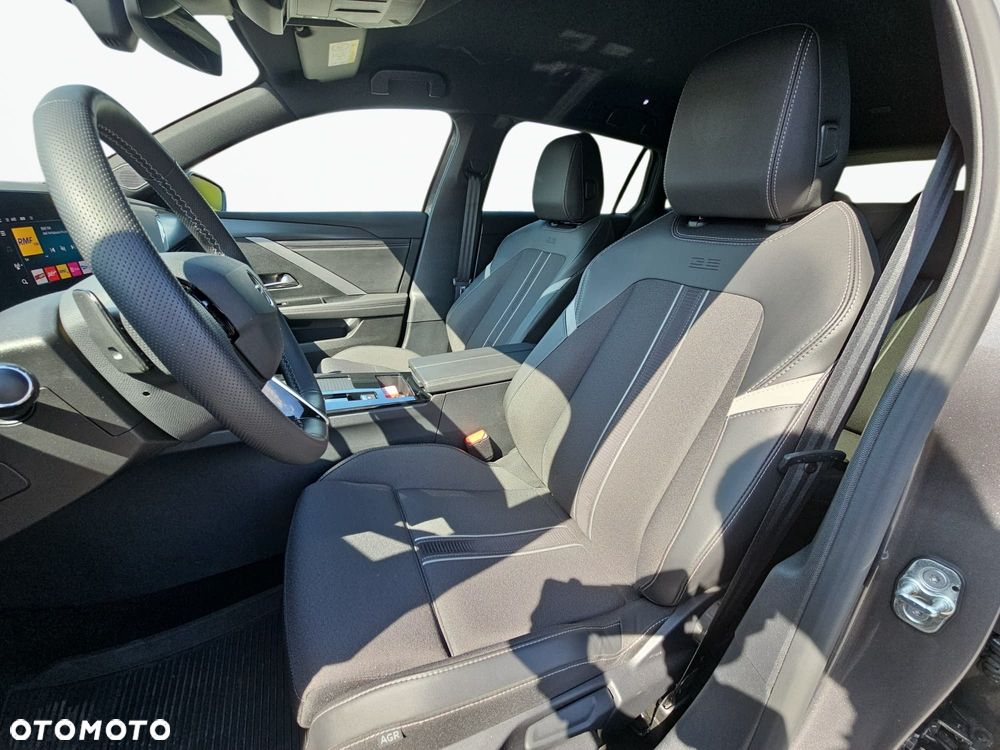 Opel Astra 1.2 T GS S&S - 12