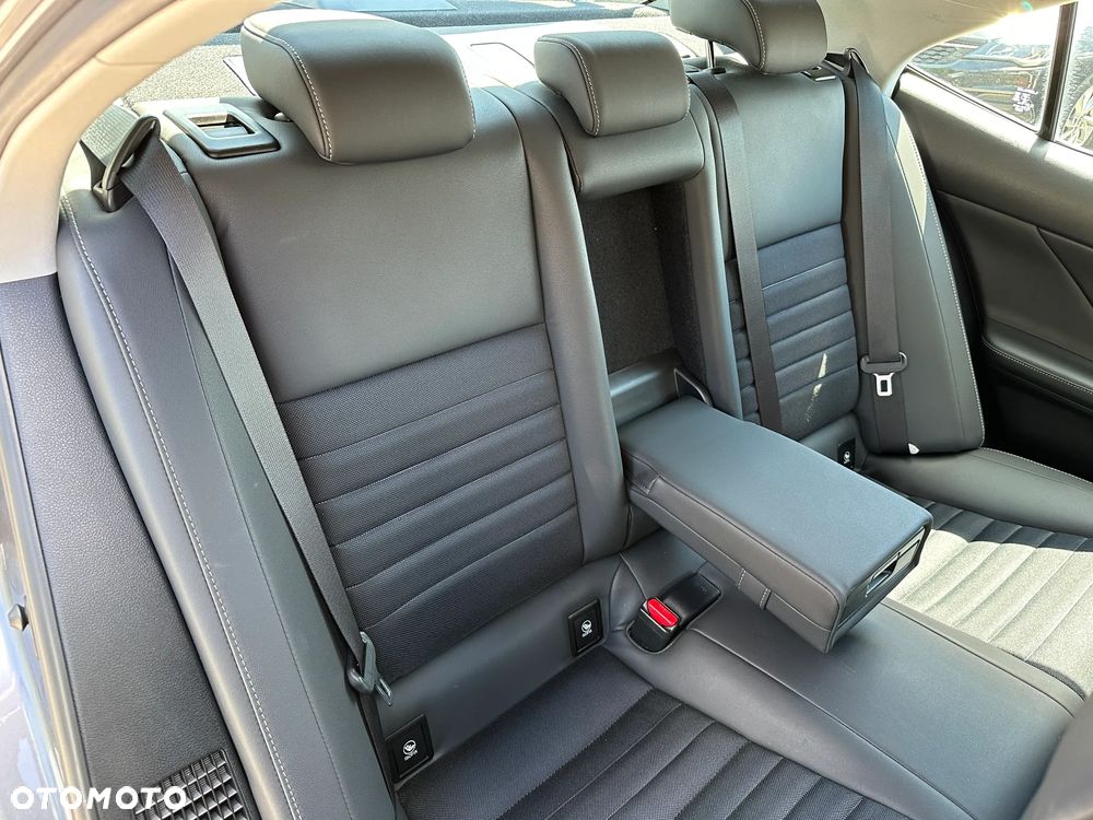 Lexus IS - 23