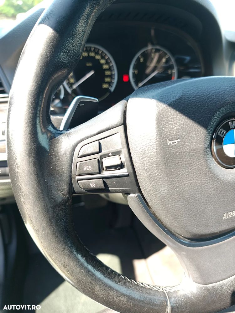 BMW Seria 5 525d xDrive AT - 26