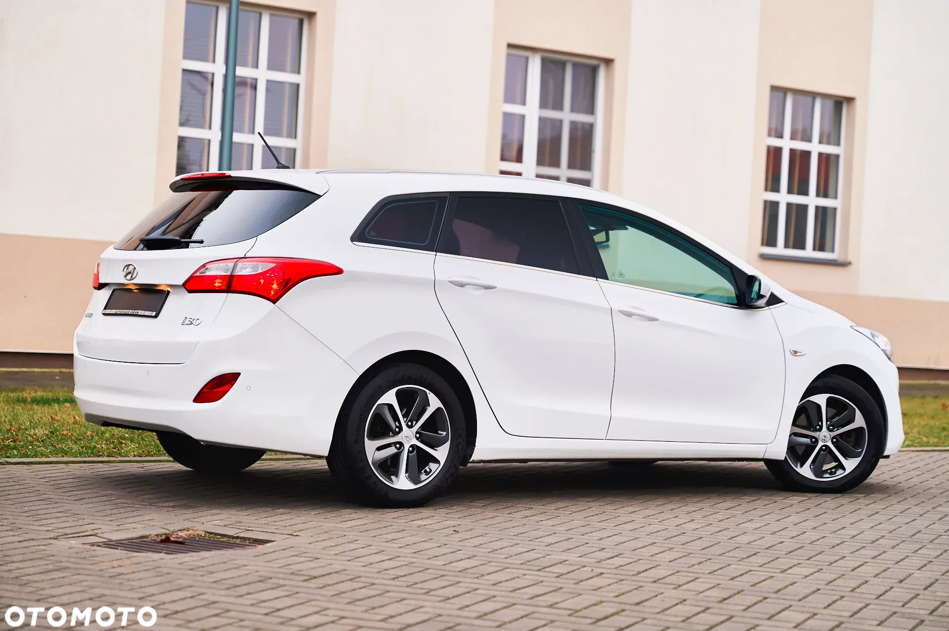 Hyundai i30 1.6 CRDi BlueDrive Comfort - 4