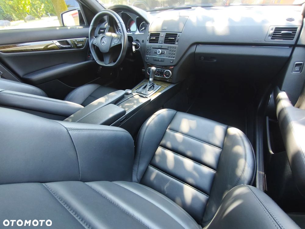 Mercedes-Benz Klasa C 63 AMG - 26