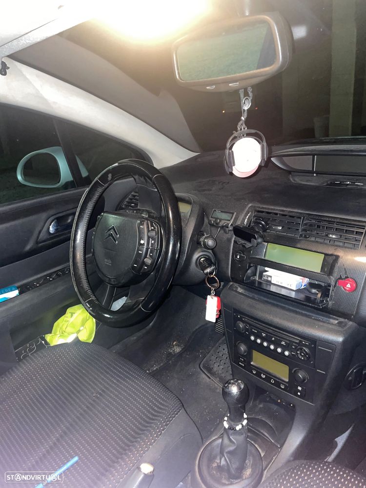 Citroën C4 1.6 HDi 110 Exclusive - 5