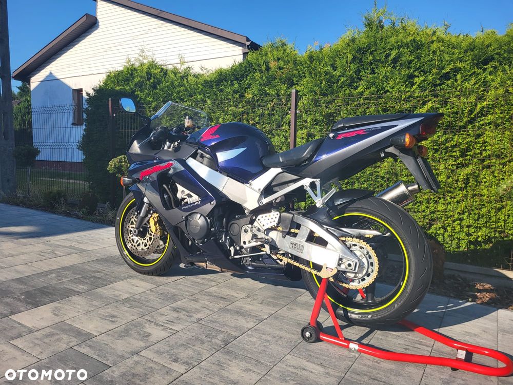 Honda CBR - 25