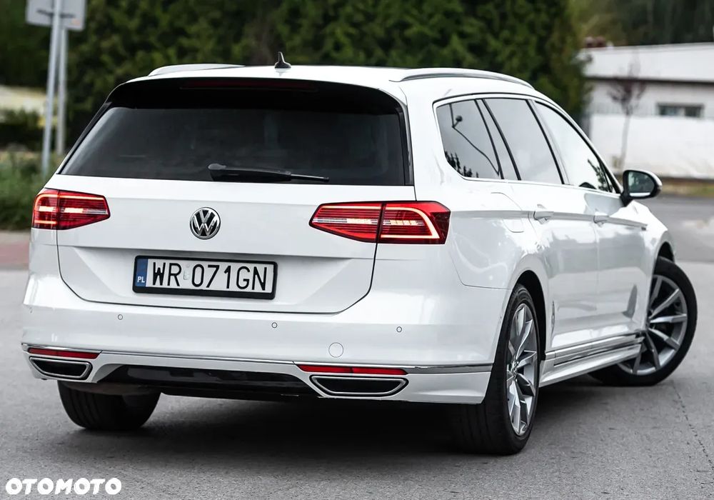 Volkswagen Passat - 12