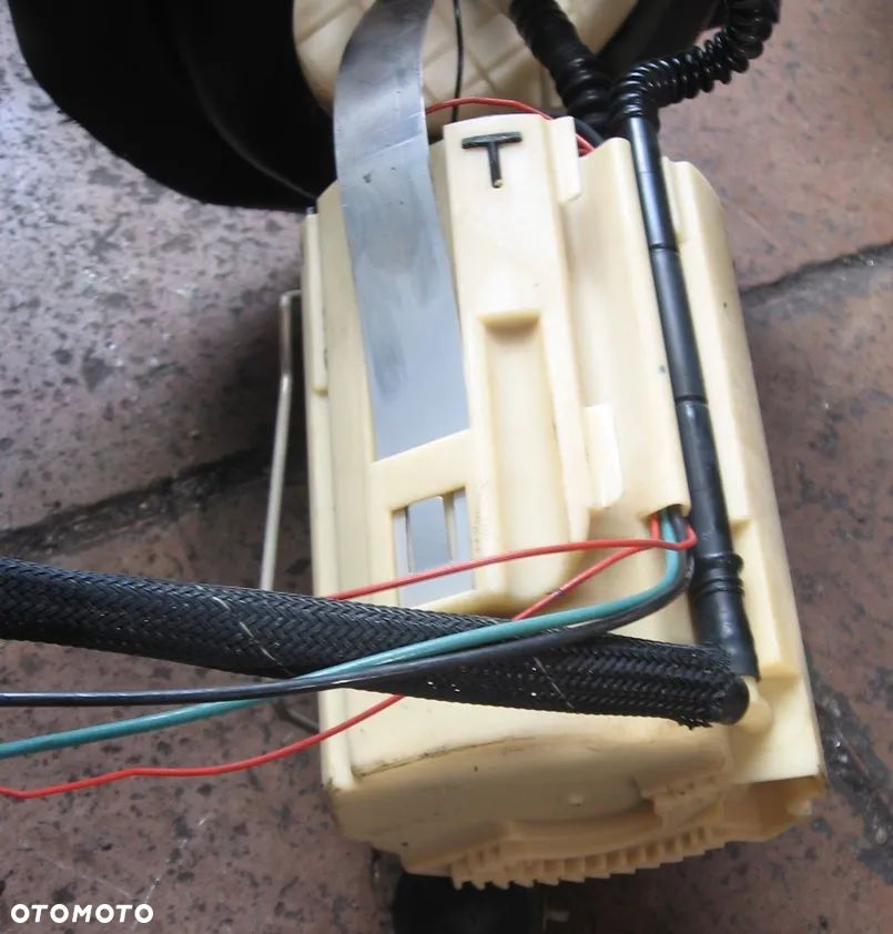 pompa paliwa VOLVO V70 II 2.4 benzyna - 3