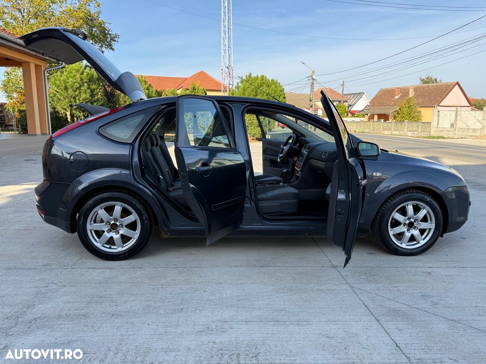 Ford Focus - 35
