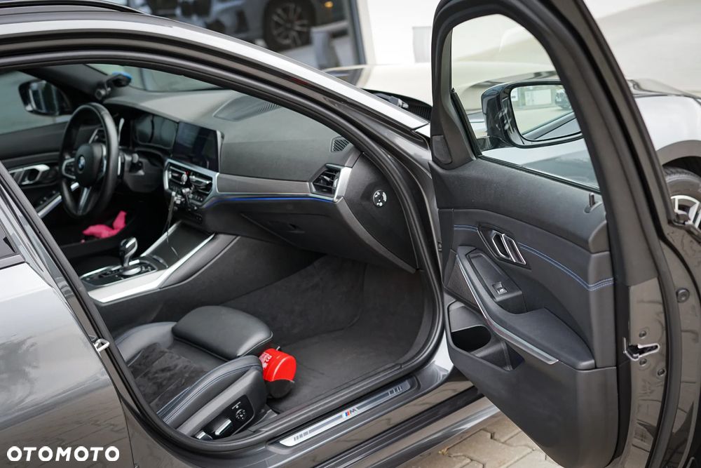 BMW Seria 3 330i M Sport sport - 30