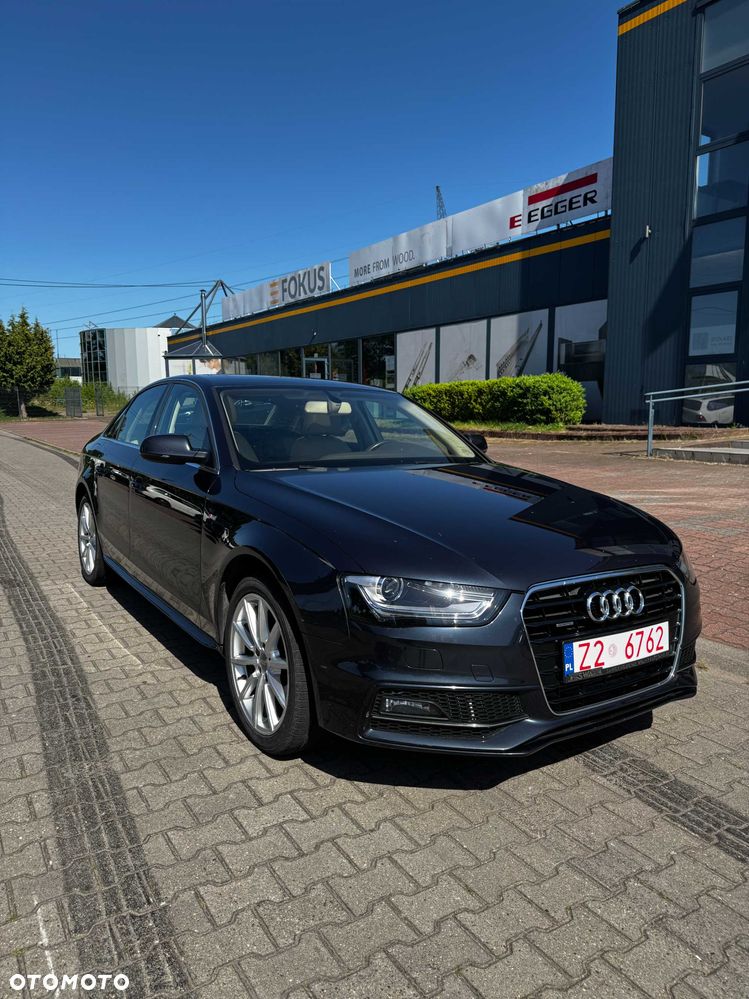 Audi A4 Limousine - 1