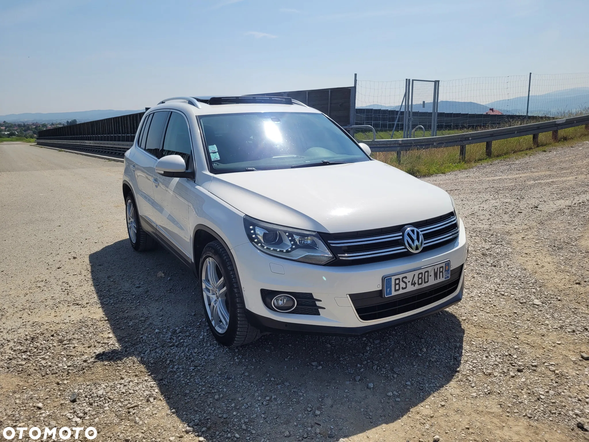Volkswagen Tiguan 2.0 TDI DPF BlueMotion Technology Exclusive - 12