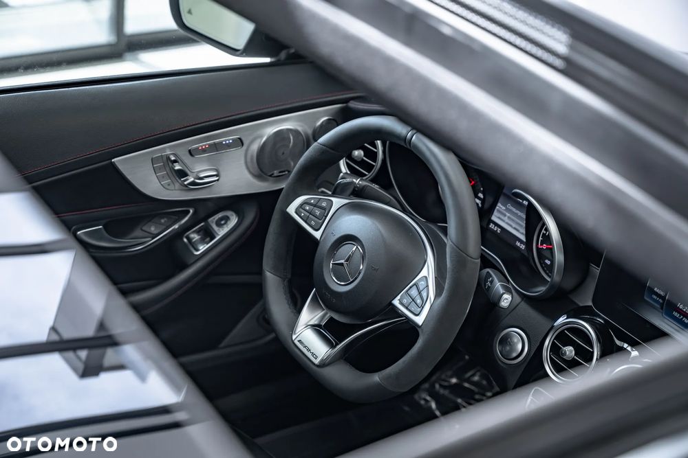 Mercedes-Benz Klasa C AMG 43 4Matic 9G-TRONIC - 37
