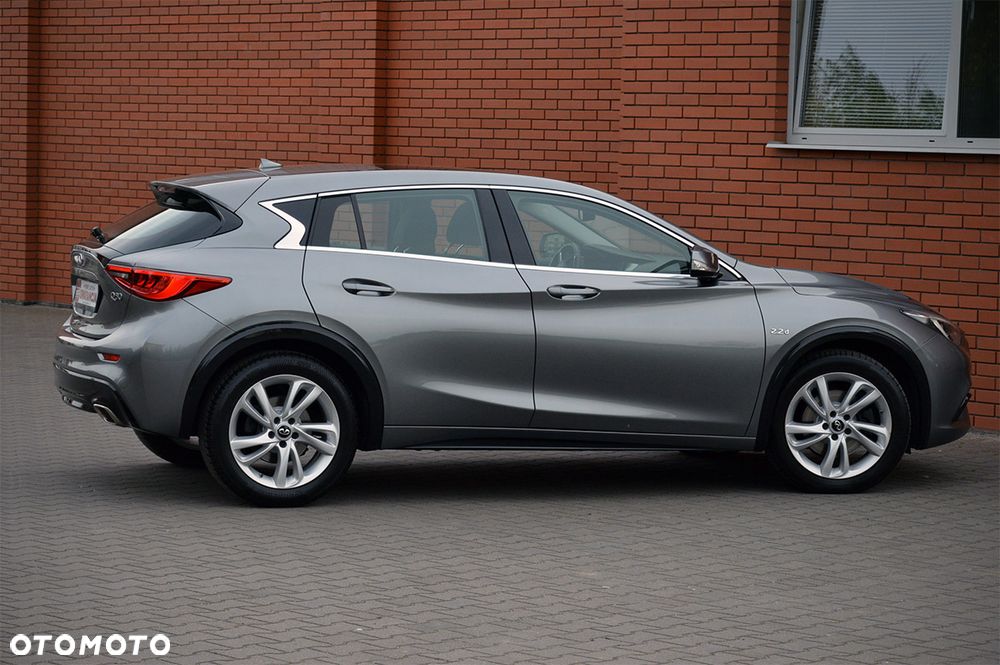 Infiniti Q30 2.2d DCT AWD City Black Edition - 36