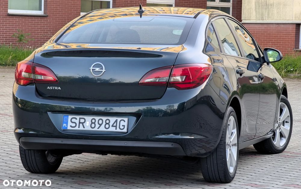 Opel Astra 1.6 Enjoy - 18