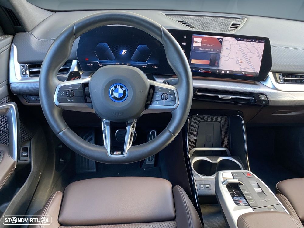 BMW iX2 eDrive20 Pack Desportivo M - 5