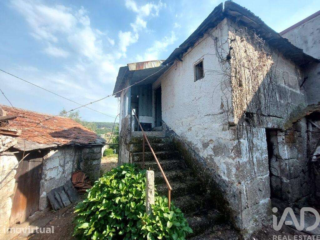 Casa / Villa em Fonte Arcada de 91 m2