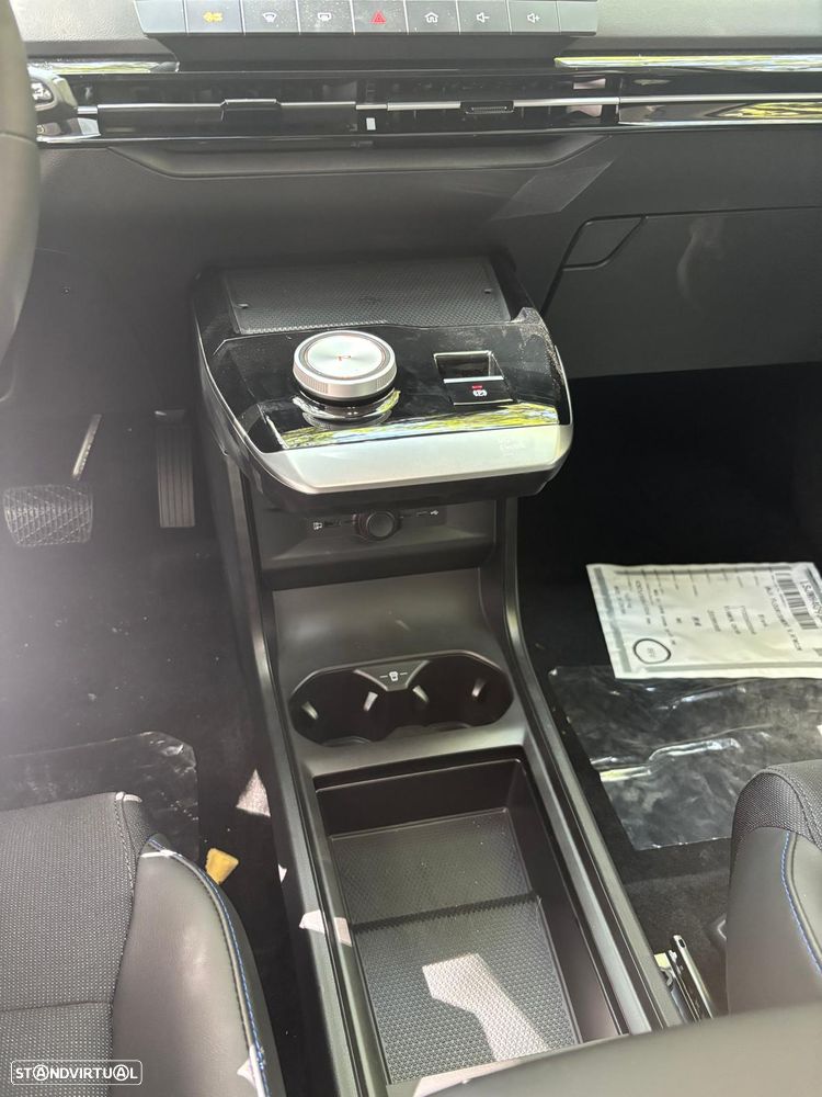 MG MG4 64 kWh Luxury - 25