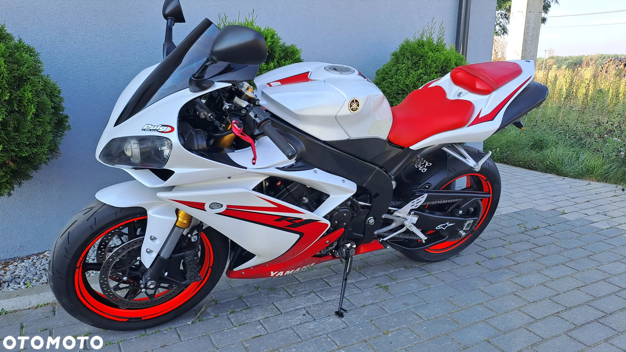 Yamaha R1 - 6