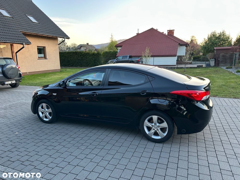 Hyundai Elantra 1.6 Comfort - 19