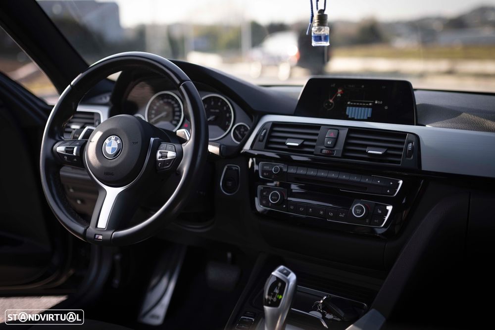 BMW 330 e iPerformance Pack M - 12