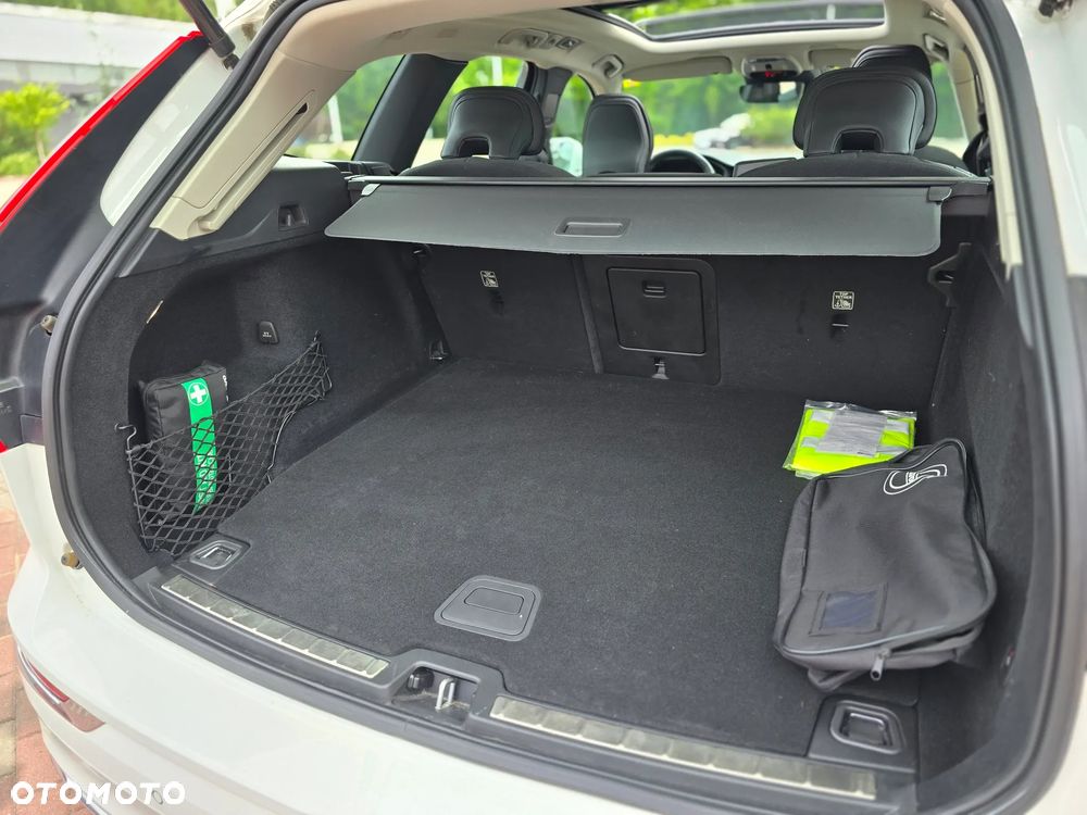 Volvo XC 60 T6 AWD Plug-In Hybrid Inscription - 27