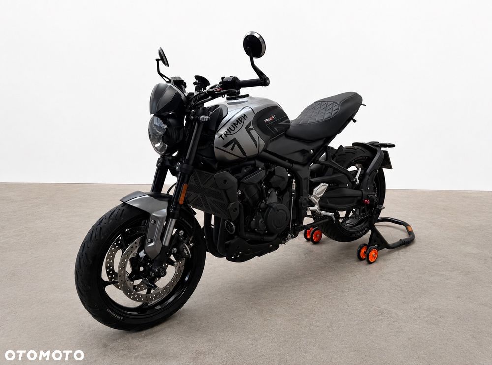 Triumph Trident - 8