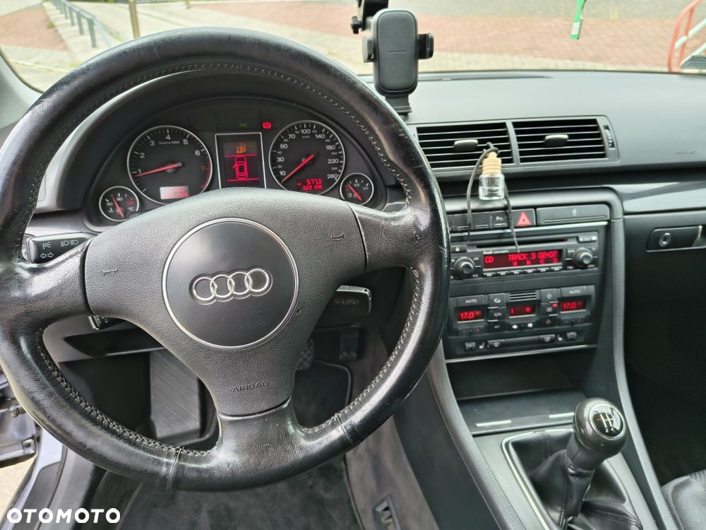 Audi A4 Limousine - 6