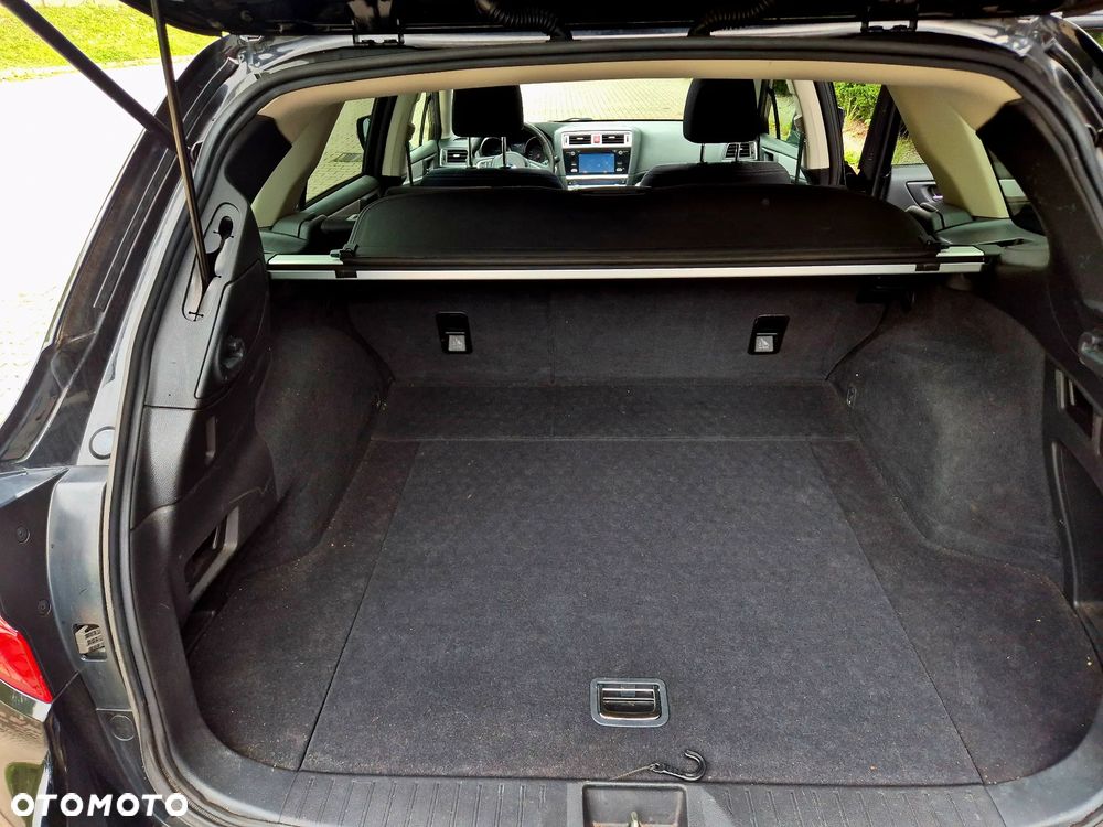 Subaru Outback 2.0D Comfort Lineartronic - 19