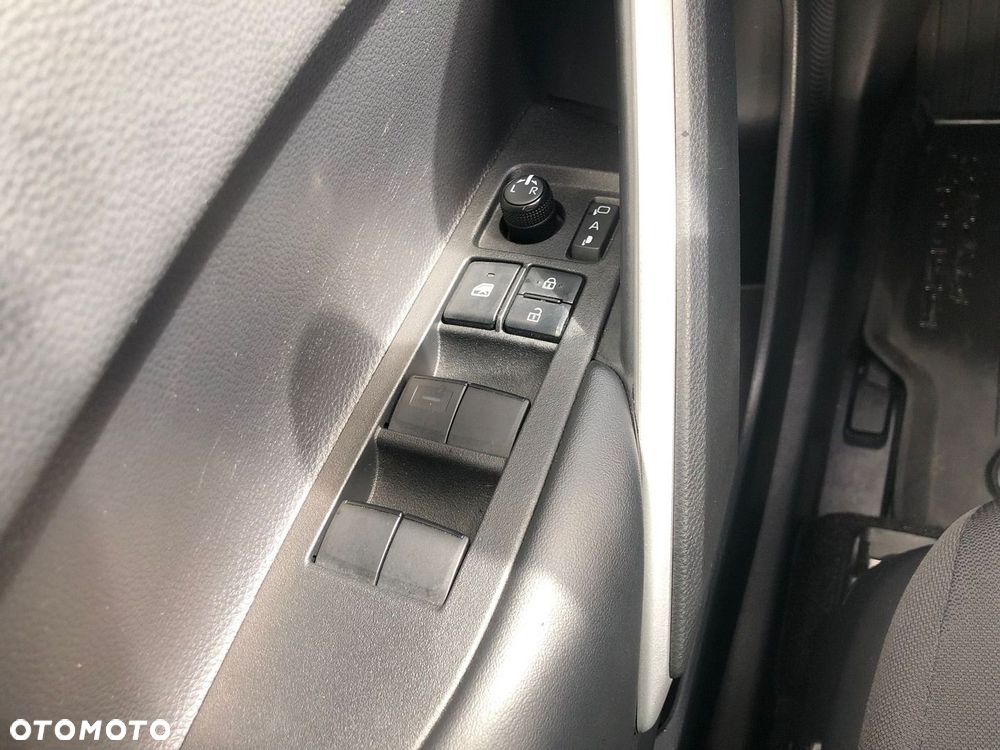 Toyota Corolla Cross 2.0 Hybrid Comfort - 30